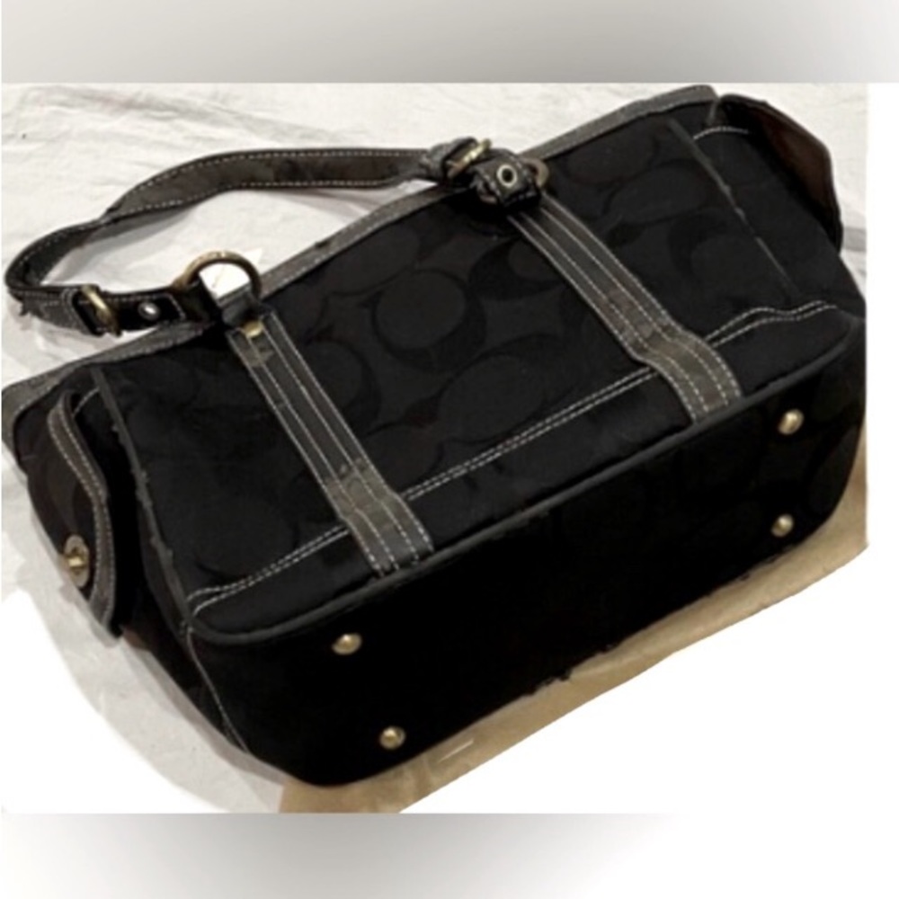 COAC H SHOULDER HANDBAG BLACK WITH TAN DUSTBAG SIZE 15x9 *ESTATE SALE FIND* - Picture 3 of 8